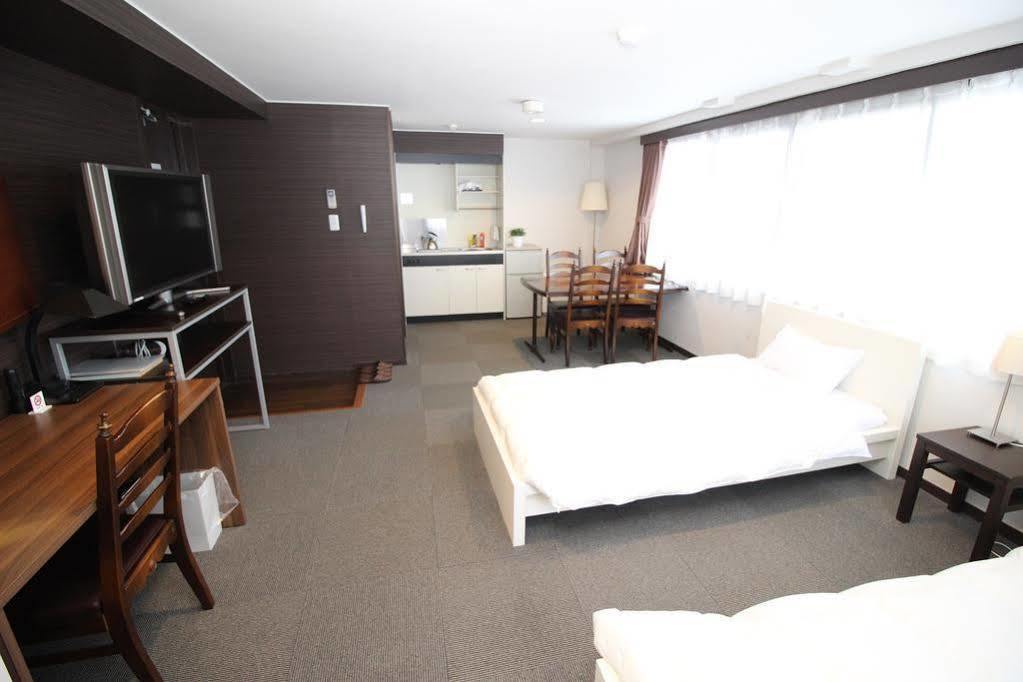Chrysantheme Hotel